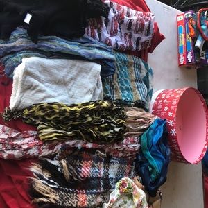 Scarf lot